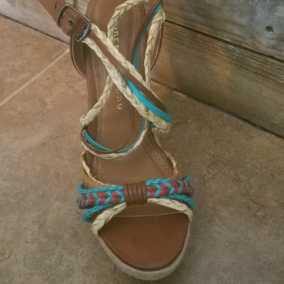 Chinese laundry wedge heel - Picture 3 of 3